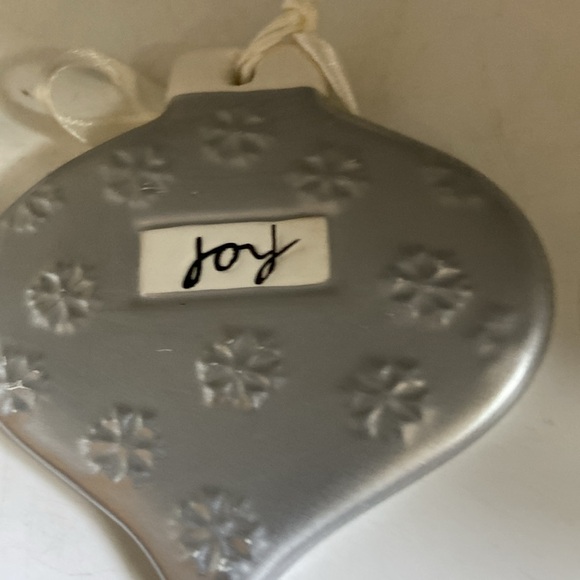 Ornaments Two of them’joy’ & believe’ very thin grey & white new condition - Picture 4 of 5